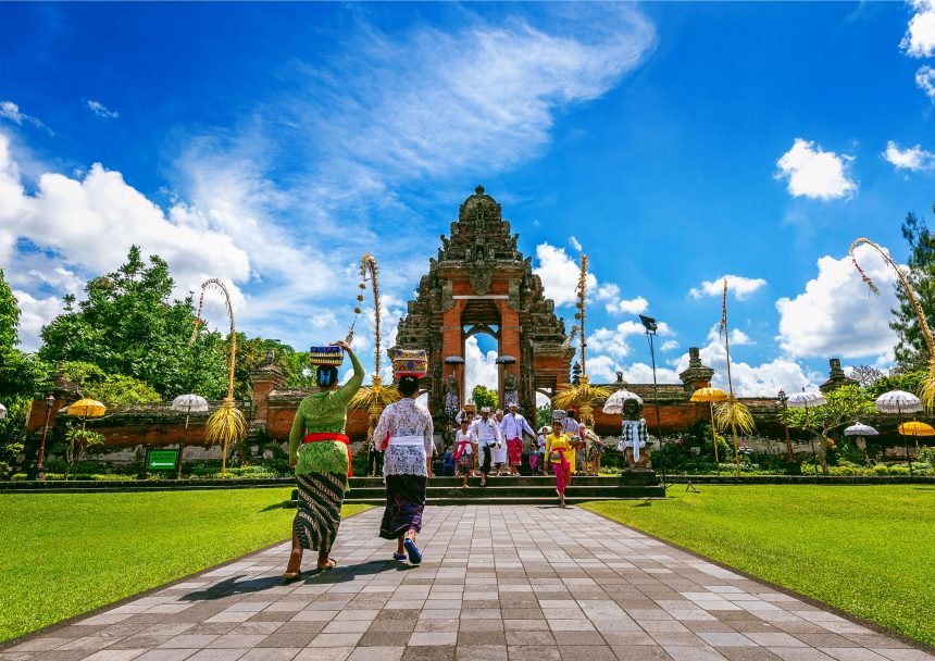 Keberagamaan Budaya Bali dan Ciri Khasnya